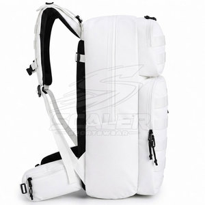 Sac à dos tactique pour équipement de plein air fonctionnel avec une construction en matériaux durables et des options de transport pratiques - Product Image 4