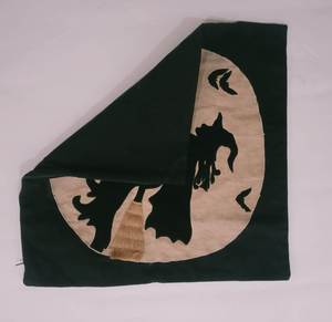 Funda de cojín cuadrada de lino con aplique de bruja de Halloween, diseño vintage bordado de luna y murciélago - Product Image 2