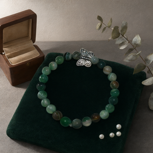 Pulsera con Dije de Mariposa de Ágata Verde - Accesorio de Moda con Cristales - Product Image 3