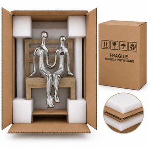 Vente en gros de figurines de couple modernes en métal assises sur une chaise en bois, sculpture pour la décoration de table à la maison, cadeau romantique pour la Saint-Valentin - Product Image 5