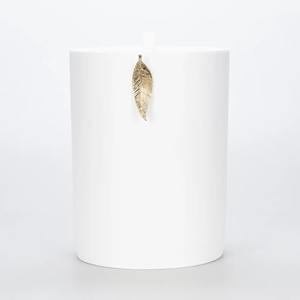 Poubelle décorative de luxe en résine noire et or avec motif feuille pour salle de bain, chambre, bureau ou salon - Product Image 6