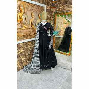 ชุดเดรสผ้าจอร์เจียสำหรับใส่ทำงานปักลายสีดำ - Product Image 1