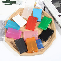 Vente en gros de vaporisateurs de parfum de poche rechargeables en plastique en forme de téléphone portable, vaporisateur fin à brume fine, format carte de crédit