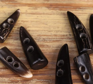 Mejor Chaqueta Ecológica Hecha a Mano con Botones de Cuerno Natural para Trajes, Abrigos Deportivos y Uniformes, Estilo Animal Grabado en Marrón Oscuro - Product Image 3