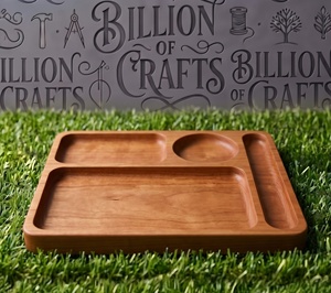 Plateau de service en bois rectangulaire à 2-3 compartiments, design minimaliste verni pour utilisation sur table - Product Image 1