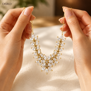 Collier de luxe en or jaune vermeil avec moissanite, coupe marquise, motif floral, voile de feuilles, pour mariée - Product Image 5