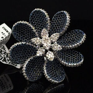 แหวนค็อกเทลเพชรธรรมชาติทรงดอกไม้สุดหรู ดีไซน์เนอร์จิวเวลรี่ ทองคำขาว 14 กะรัต |   เพชรชีทัล - Product Image 1