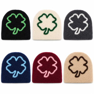 Bonnet d'hiver personnalisé trèfle à quatre feuilles, bonnet en tricot doux et moelleux, chaud pour l'extérieur, bonnet porte-bonheur trèfle, mode unisexe streetwear - Product Image 6