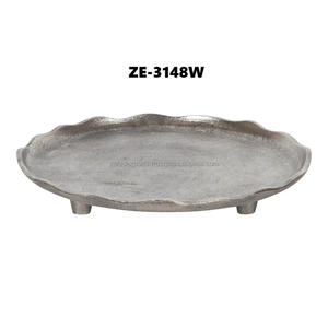 Bandeja Metálica Degradable de Moda, Decoración de Mesa de Boda Moderna Hecha a Mano, Edición Limitada con Grabado de Nombre, Resistente al Agua - Product Image 3