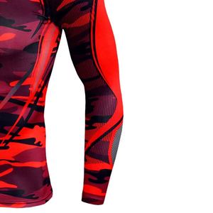 Camiseta de Compresión Unisex de Manga Larga con Protección UV, Estampado de Camuflaje Rojo y Negro, Secado Rápido, Transpirable, Ecológica, de Spandex y Poliéster - Product Image 3