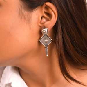 Pendientes de Plata de Ley Pura Estilo Tribal Meera Jaipur Diva - Product Image 1