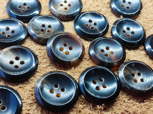 Boutons en corne de buffle faits à la main, de haute qualité, naturels, avec logo personnalisé, par HF CRAFTS, très demandés - Product Image 6