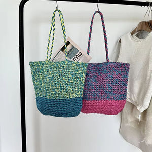 Capturez la magie des tons du coucher de soleil avec ce sac en fil naturel enchanteur, conçu pour les rêveurs et les journées d'été élégantes. - Product Image 4