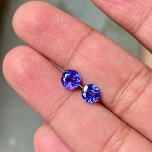 Pierre précieuse ronde en Tanzanite bleu violet de qualité supérieure, paire de pierres brutes pour la fabrication de boucles d'oreilles, ensemble de Tanzanite bleu violet facetté - Product Image 1