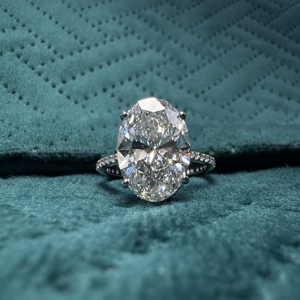 Magnífico Anillo de Diamante Ovalado de 7.52 CT Cultivado en Laboratorio en Platino PT950 para Mujer - Product Image 2