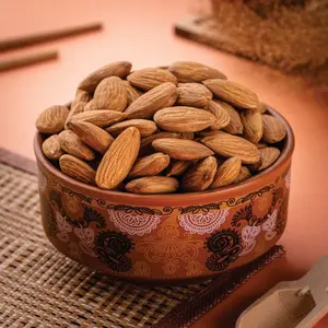 Amandes séchées entières à peau brune/blanchies, qualité A, 0% brisées, <6% d'humidité, prêtes à l'emploi, durée de conservation de 24 mois - Product Image 4