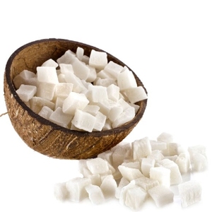 Viande de noix de coco congelée de qualité supérieure, issue de jeunes noix de coco fraîches, en forme de cube entier, de moitié ou en morceaux - Product Image 3
