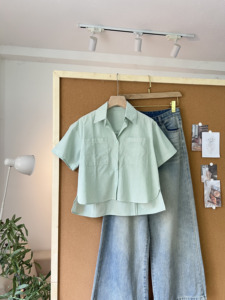 L8151009 Women's Pastel <b>Stripe</b> <b>Crop</b> <b>Top</b> Shirt Short Sleeve Oversized Double Pocket Button Down Loose Fit Casual Korean Fashion - Product Image 3