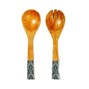 Ensemble de cuillères à salade en bois faites à la main avec poignées imprimées, ustensiles de service de table, décoration d'intérieur, cadeau, export direct du fabricant - Product Image 1