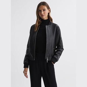 Chaqueta de cuero para mujer, ecológica, de invierno, de piel de vaca, corta, estampada, estilo motociclista, con bordado y ribete de piel, impermeable. - Product Image 1