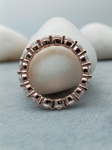 Bague de fiançailles en moissanite certifiée de qualité supérieure, style vintage, élégante, en or, bijoux pour femmes, disponible à la vente - Product Image 4