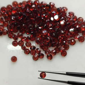 โกเมนสีแดงธรรมชาติ 3.75 มม. ทรงกลมเจียระไนแบบบริลเลียนท์ คุณภาพดีที่สุด พลอยเม็ดเดี่ยวสำหรับทำเครื่องประดับ - Product Image 1