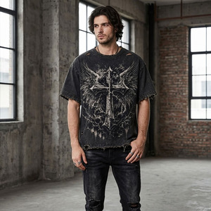 T-shirt Streetwear Homme Personnalisé Oversize Délavé Effet Vieilli Imprimé Croix Ailée Gothique Fil Barbelé Ourlet Effiloché Épaules Tombantes - Product Image 3
