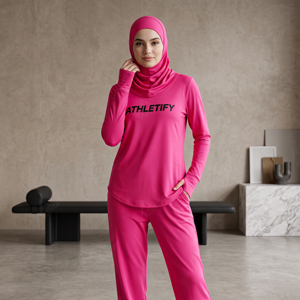 Camiseta Deportiva para Mujer con Capucha Integrada y Mangas con Orificios para Pulgares, Personalizable con la Marca del Producto - Product Image 1