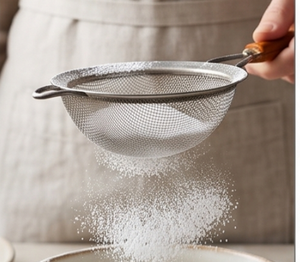 Passoire élégante en maille fine avec manche en bois, passoire en acier inoxydable, outil de cuisine pour la maison, les restaurants et les événements - Product Image 5