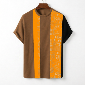 T-shirt décontracté pour homme à manches courtes avec motif géométrique, bordure contrastée, col rond tricoté, coupe classique - Product Image 3