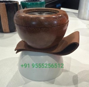 เตาเผาบัคฮูร์แบบอาหรับทำมือคุณภาพพรีเมียม ArtisanVibe พร้อมฐานวางเครื่องหอมตกแต่ง ของขวัญอิสลามสำหรับเทศกาลอีดและรอมฎอน ทำจากไม้จันทน์หอม - Product Image 3