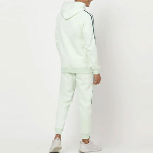 Ensemble de survêtement premium pour homme avec capuche, imprimé uni, logo personnalisé, respirant, pour la gym, l'entraînement et les loisirs - Product Image 3