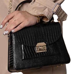 Bolso Tote de Cuero Genuino Hecho a Mano Royaa para Mujer, Color Negro Piedra, Diseño Elegante y Moderno, Cierre con Candado, Portátil, para Compras, Viajes y Actividades al Aire Libre - Product Image 1