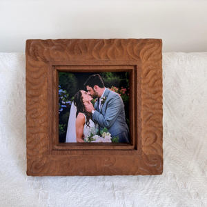 กรอบรูปไม้เนื้อแข็งทำมือสุดหรู ดีไซน์ธรรมชาติ สำหรับตั้งโชว์บนโต๊ะ เหมาะสำหรับบ้าน สำนักงาน ห้องนั่งเล่น สไตล์วินเทจ ตกแต่งอย่างมีระดับ - Product Image 1