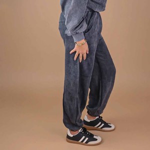 Chándal Oversize de Mujer con Logo Personalizado, Lavado Ácido, de Alta Calidad, 100% Algodón Pesado, Cuello Redondo, Ajuste Holgado, Color Liso - Product Image 3
