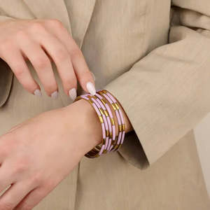 Brazaletes de Resina y Latón Hechos a Mano para Mujer, Joyería de Moda, Proveedor Mayorista, Diseño Premium, Chapado en Oro Global Impex - Product Image 5
