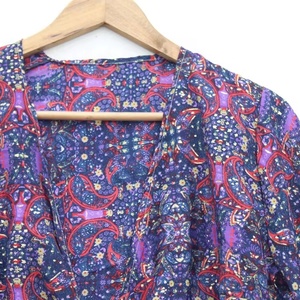 เสื้อผูกคอแบบเปิดด้านบนทำจากผ้าไหมรีไซเคิลมาใหม่เสื้อผูกคอแบบเปิดด้านบนพร้อมเนกไทจึงสามารถสวมใส่ได้และเหมาะสำหรับเด็กผู้หญิง - Product Image 6