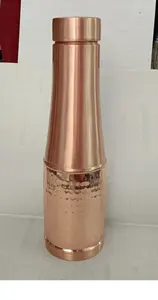 Eau en cuivre faite à la main pour les amateurs de culture Bouteille d'eau en cuivre inspirée de l'art déco pour les fashionistas disponible au meilleur prix - Product Image 4