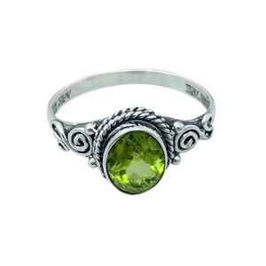 2.6 Grams <b>Peridot</b> Fashion <b>Ring</b> - Product Image 2