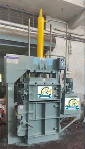 Presse à balles de ferraille CRM 15 tonnes, niveau de sécurité élevé, moteur en acier au carbone - Product Image 5
