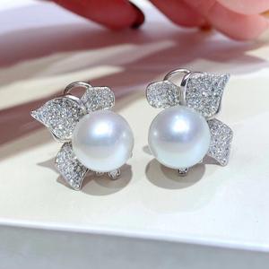 Boucles d'oreilles en perles de luxe légères exquises de 6,5 à 7 mm, couronne de fleurs en argent pur, perles d'eau douce naturelles de 6,5 à 7 mm, boucles d'oreilles brillantes - Product Image 1