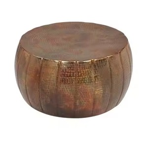 Table basse en laiton style soleil de lune gravé, avec base en cage de diamant, prix abordable, pour boutique, resort ou salon. - Product Image 5