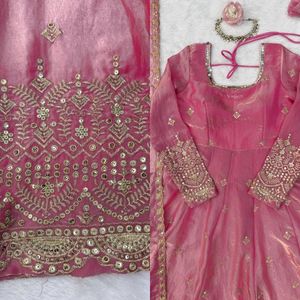 Robe en soie haut de gamme avec pantalon et dupatta pour femme, broderie de fils et de sequins, tenue de soirée ethnique de créateur, entièrement brodée - Product Image 2