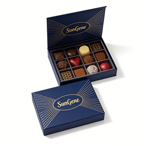 Boîte cadeau en papier de luxe haut de gamme personnalisée pour bonbons et chocolats, avec fenêtre en PVC, finition mate, gaufrage et fermeture magnétique - Product Image 6
