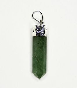 Collier pendentif point de crayon de jade vert naturel pierre précieuse d'agate de cristal avec thème d'amour et style Feng Shui - Product Image 1