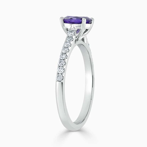 Anillo de Lujo para Aniversario con Amatista Redonda Brillante y Diamantes de Oro Amarillo de 18 Quilates, 0.80 CT - Product Image 2
