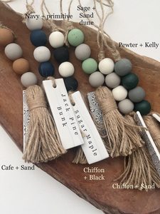 Décoration murale en macramé noir fait main avec des pompons en corde naturelle, décoration bohème pour la maison, accent pour le salon - Product Image 5