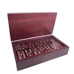 Jeu de dominos en résine rouge fait main, double six, incrusté de points blancs, avec boîte de rangement pour le jeu et la collection, artisanat en résine - Product Image 2