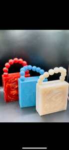 Pochette artisanale en résine peinte à la main SONZE, design indien, couleur personnalisable, respectueuse de l'environnement - Product Image 5