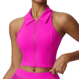 Soutien-gorge de sport bleu clair à col zippé et design halter, coupe courte - Product Image 6